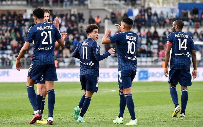 法甲保级焦点战：布雷斯特主场迎巴黎 FC，降级区边缘球队的生死博弈