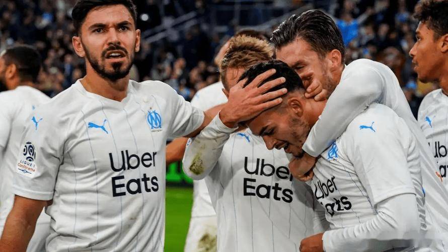 法甲前瞻：斯特拉斯堡主场对决马赛，中游黑马的主场狂欢与欧战劲旅的双线考验